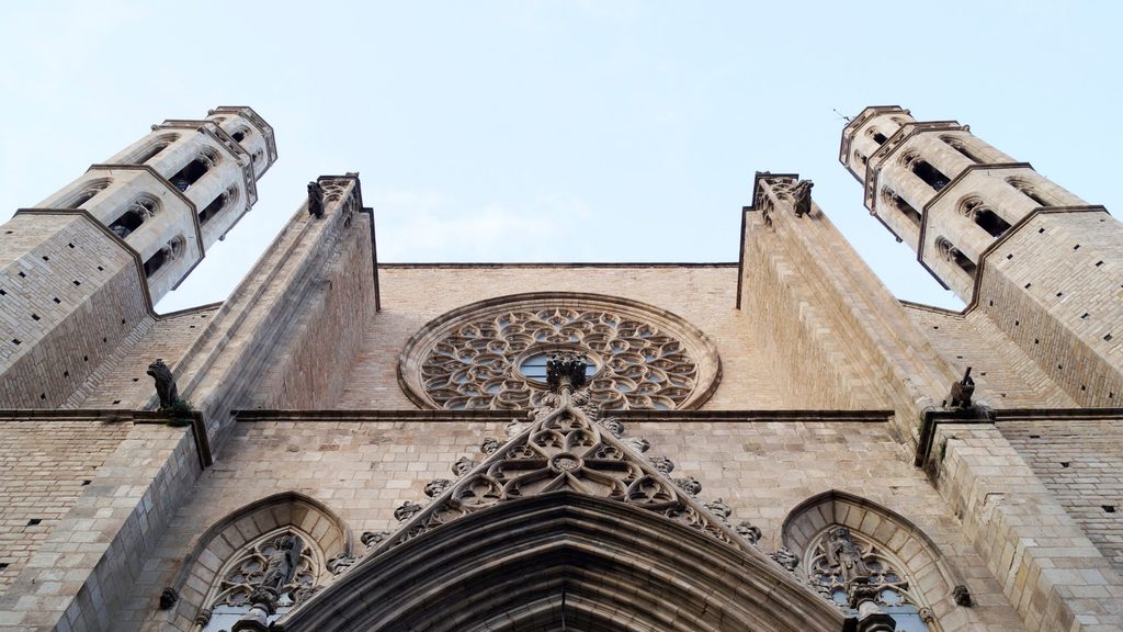 Santa Maria del Mar & terraces