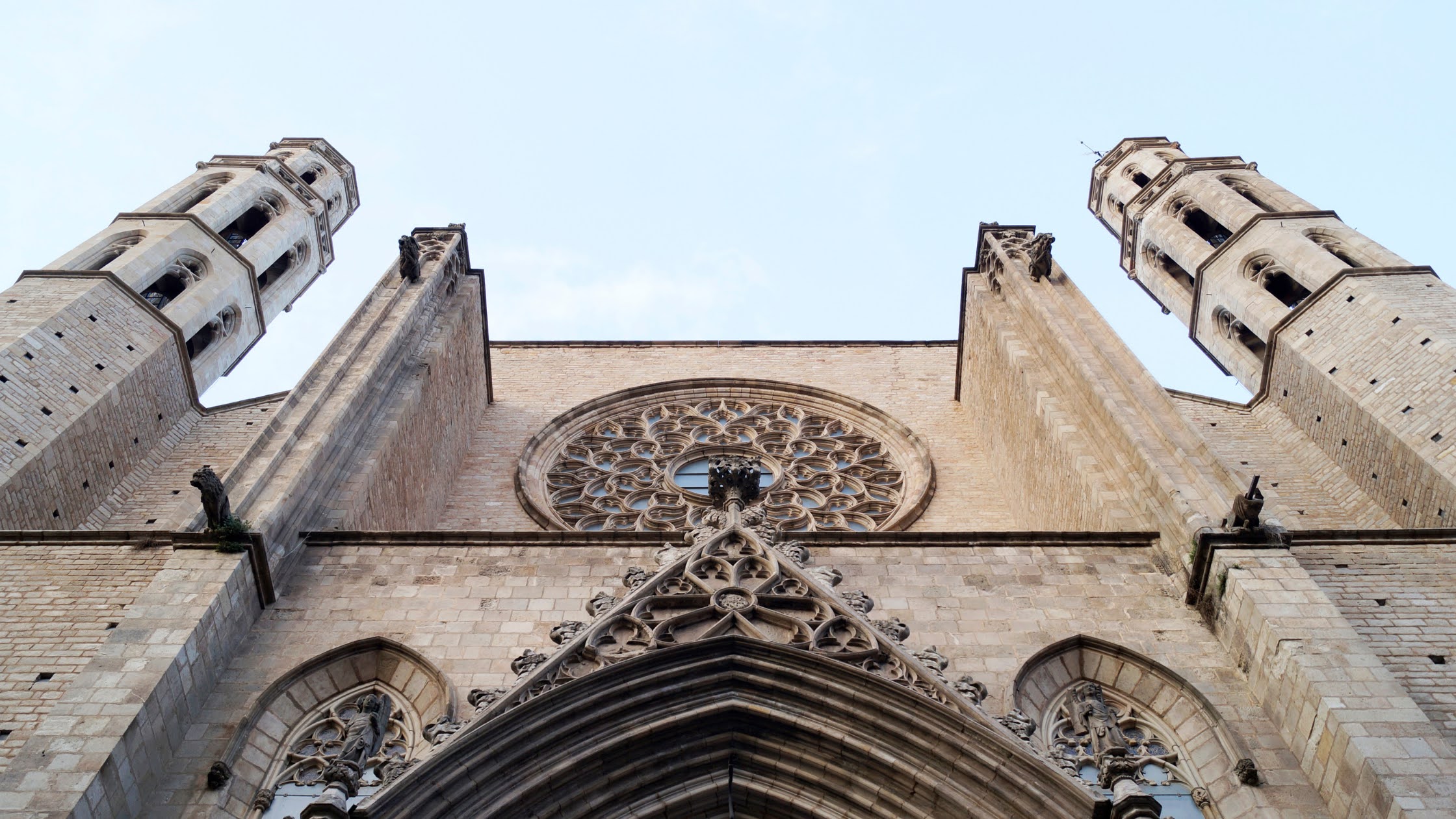 Santa Maria del Mar & terraces