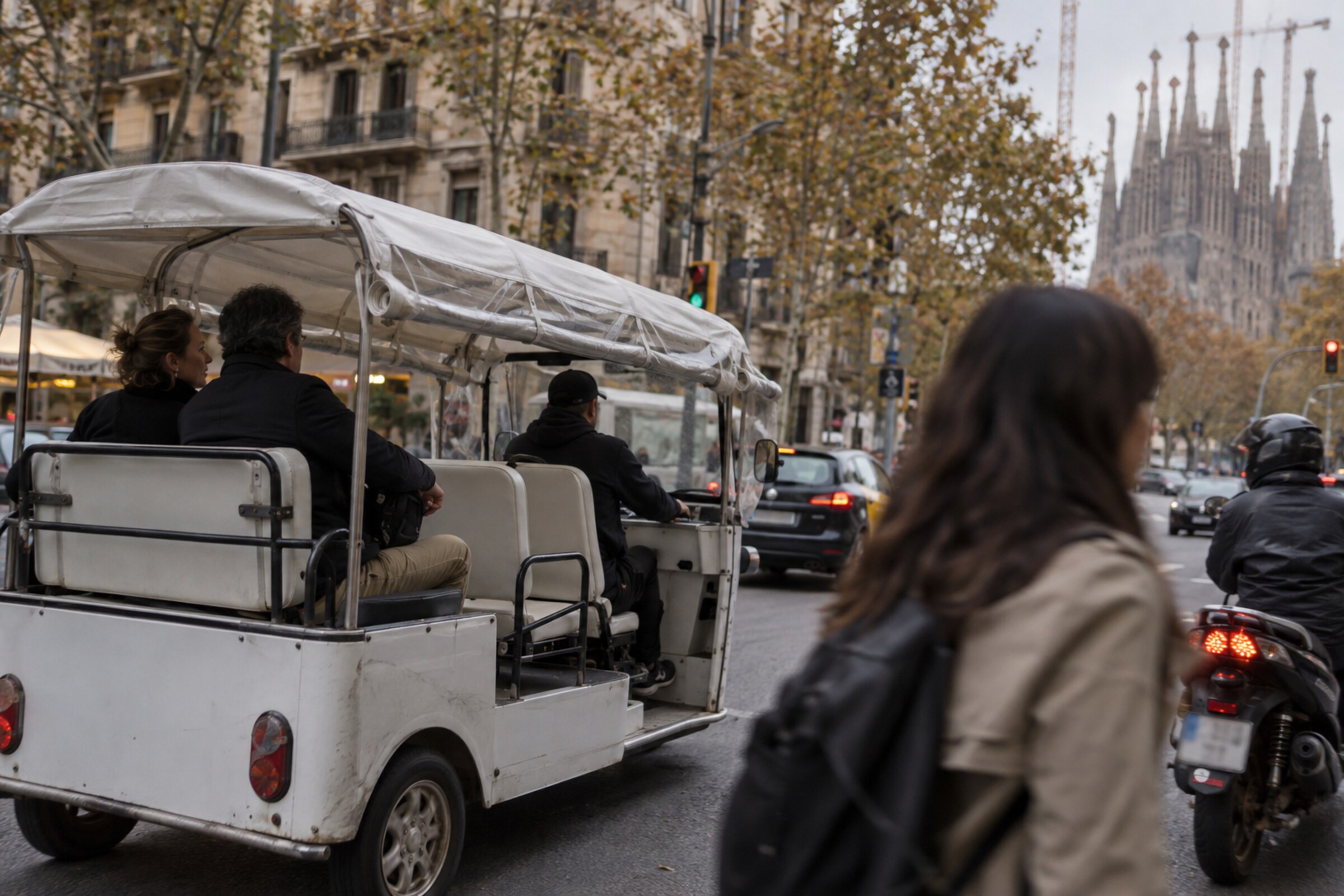 Electric tuk tuk tour